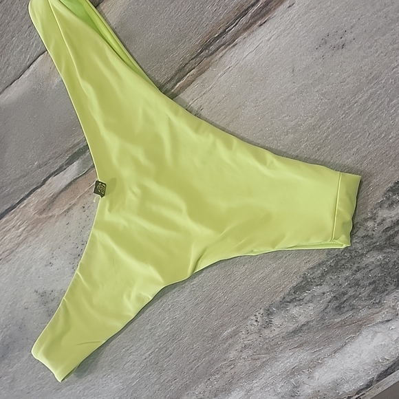 La Vie en Rose bathing suit set size medium - Picture 2 of 4